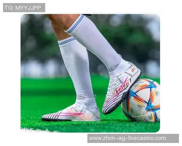 适合各种场地的足球鞋推荐让你在比赛中尽显风采